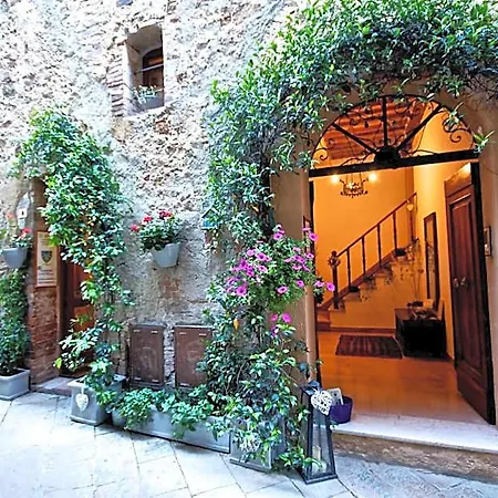 Il Giglio Bed & Breakfast 4*